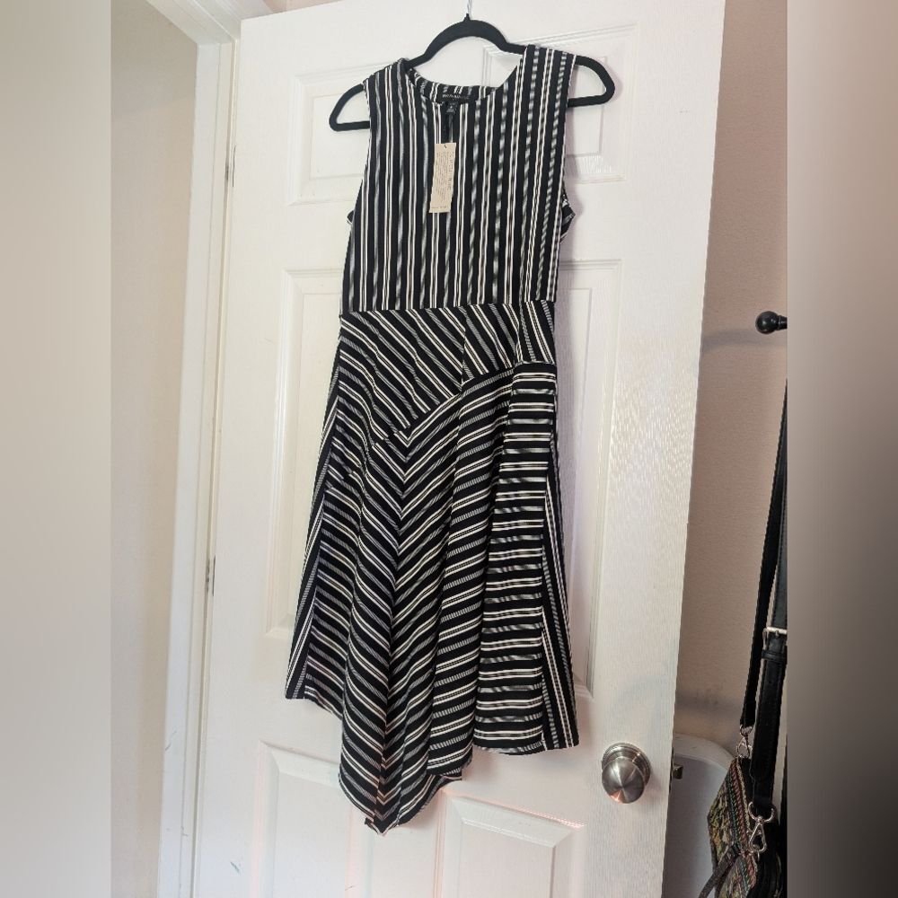 NWT Banana Republic Asymmetrical Black and White Dress Size M
